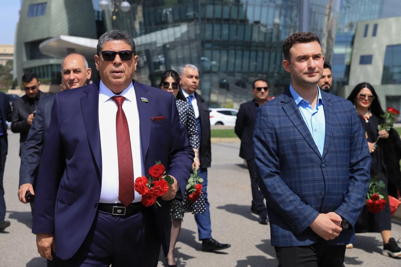 Герои не умирают: в Баку прошла церемония памяти Альберта Агарунова