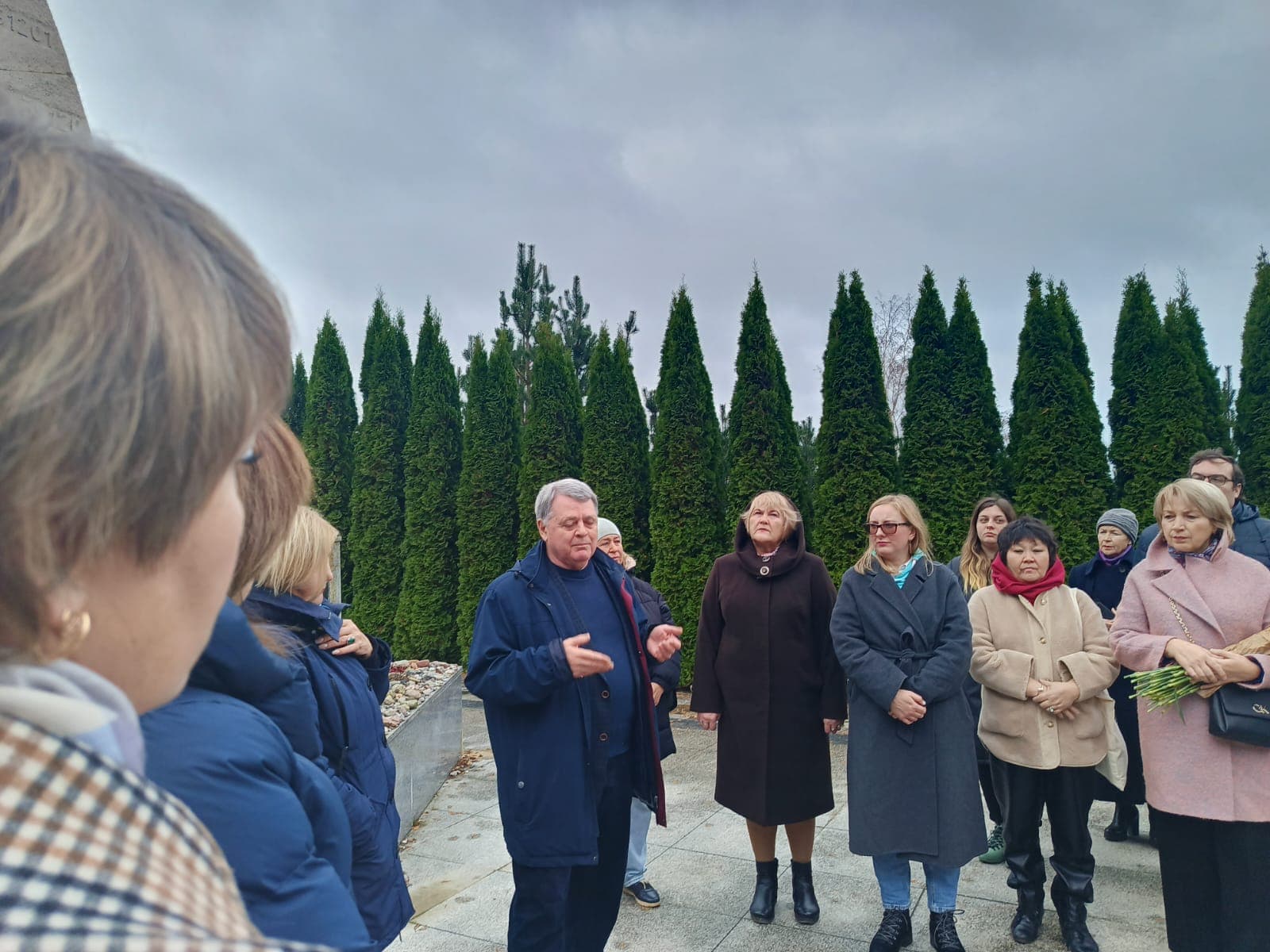 «Тяжелый песок». В Янтарном прошла мемориальная церемония памяти жертв Холокоста