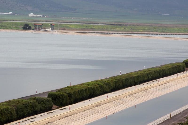 Впервые в мире: Израиль закачивает опресненную воду в Кинерет