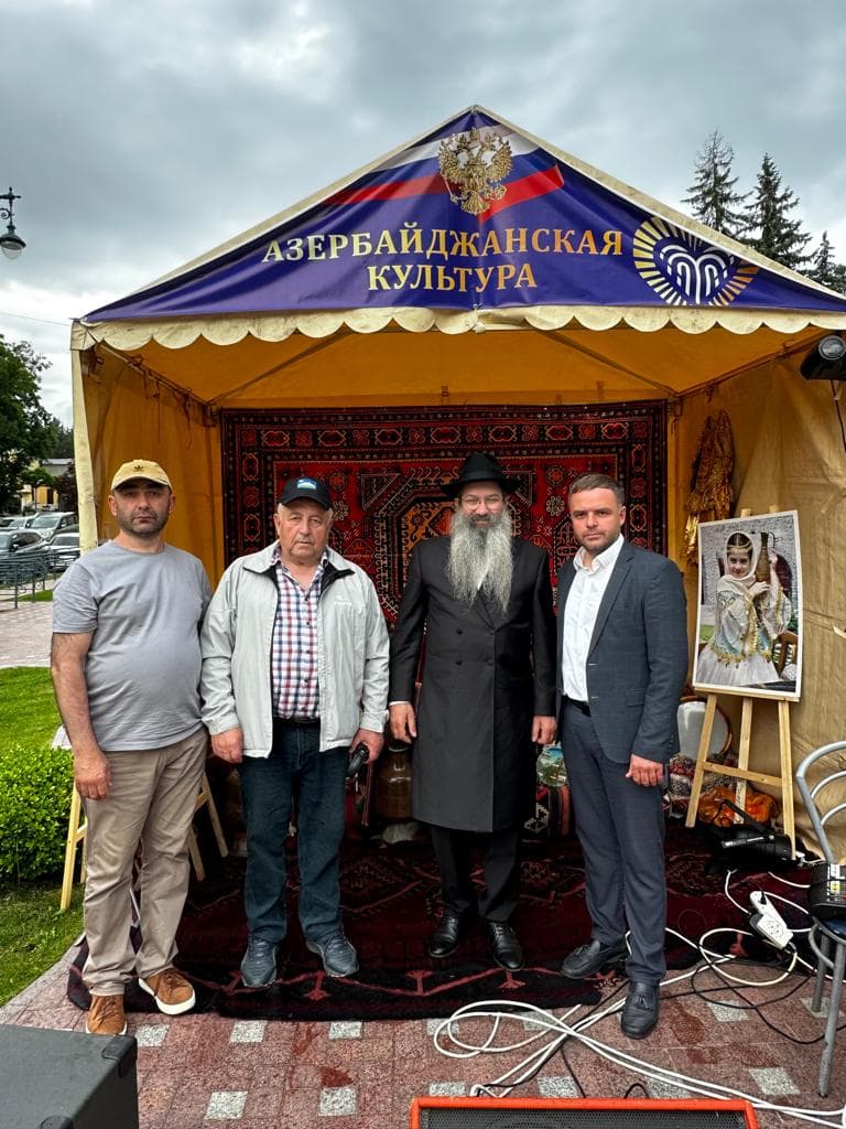 Еврейская община Кисловодска приняла участие в Параде национальностей в честь Дня России