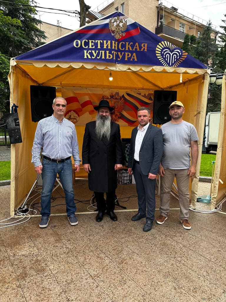 Еврейская община Кисловодска приняла участие в Параде национальностей в честь Дня России