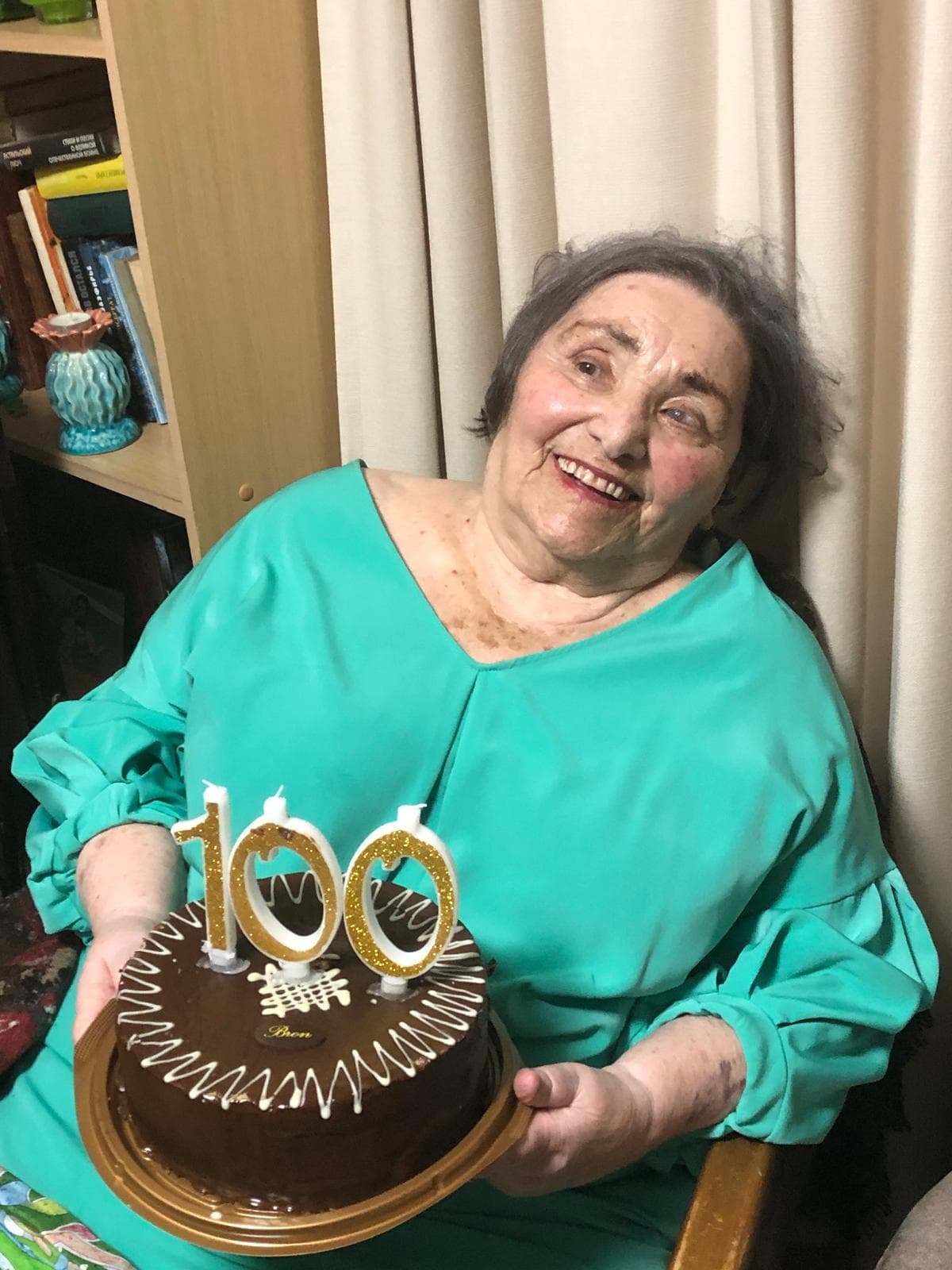 Руководство Ассоциации «АзИз» поздравило Раису Синицыну со 100-летием
