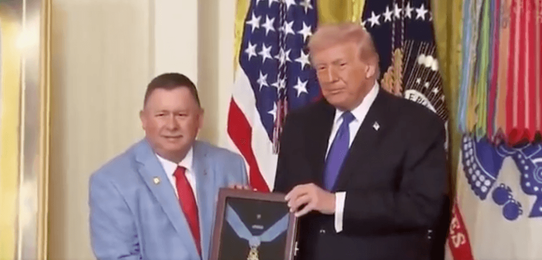 Трамп посмертно наградил Медалью почета «Праведника мира» Родди Эдмондса