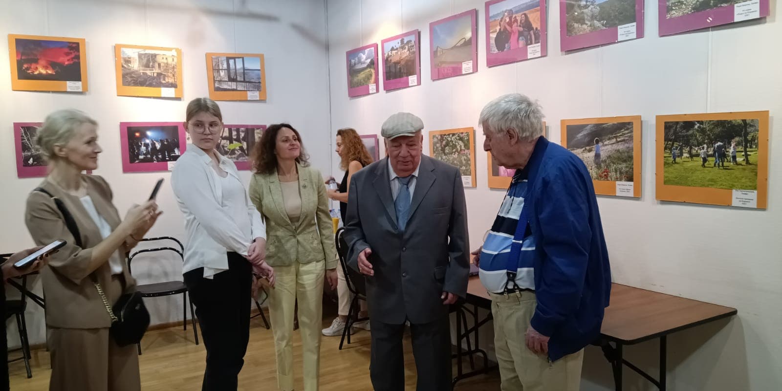 Фотовыставка «Кармель. 10 лет спустя» в Московском Еврейском общинном доме
