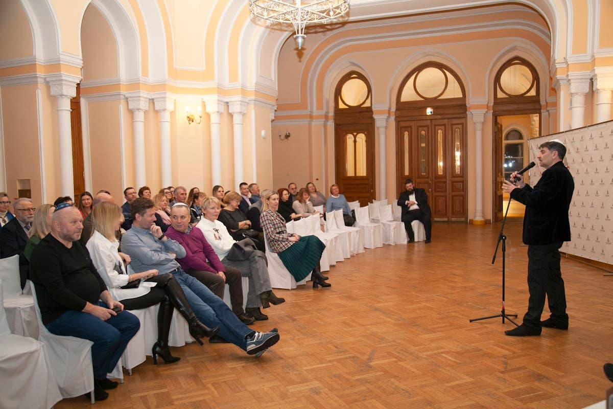 Творческий вечер Владимира Вишневского состоялся в синагоге Петербурга