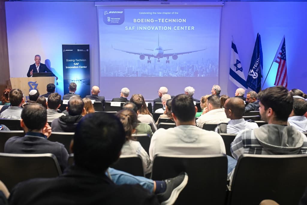 Boeing и Технион разработают технологию производства экологически чистого авиатоплива
