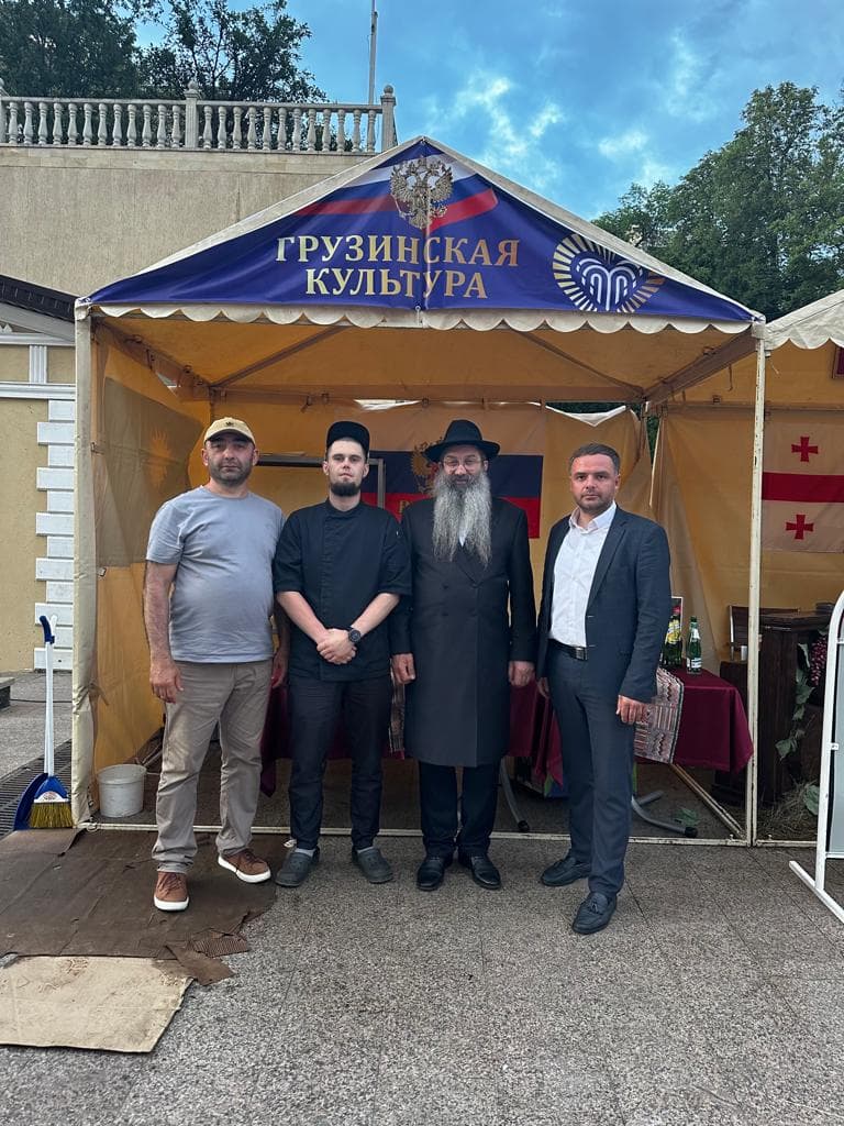 Еврейская община Кисловодска приняла участие в Параде национальностей в честь Дня России