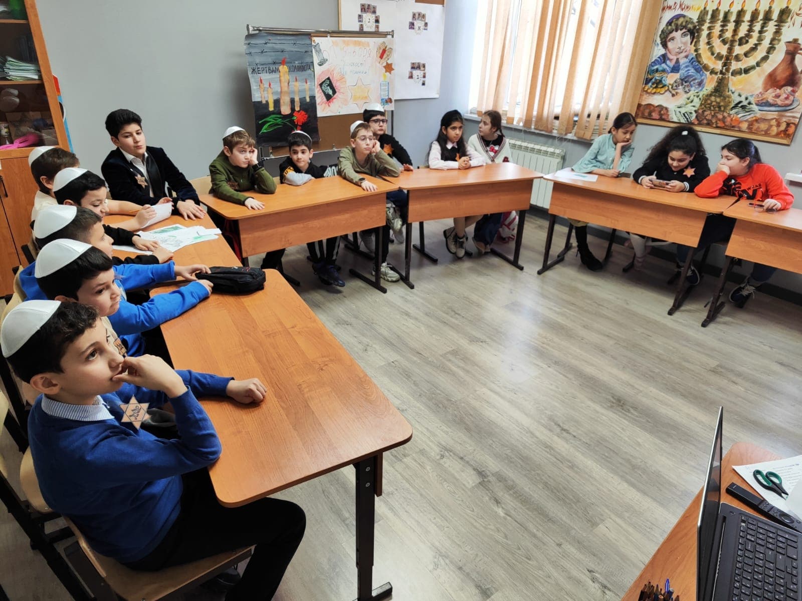 День памяти жертв Холокоста отметили в детском клубе ОГЕ в Сокольниках