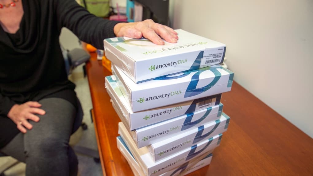 Ancestry пожертвовала 2500 наборов для теста ДНК, чтобы помочь пережившим Холокост найти родственников
