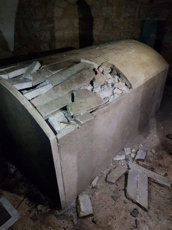 Израильские строители за одну ночь восстановили гробницу Йосефа, пострадавшую от вандализма арабов