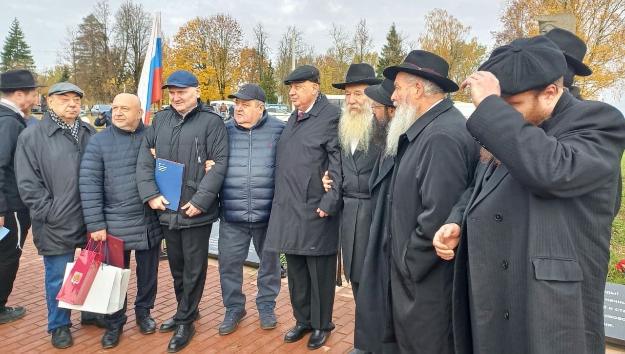 Обновленный мемориал жертвам Холокоста открылся в Рудне Смоленской области