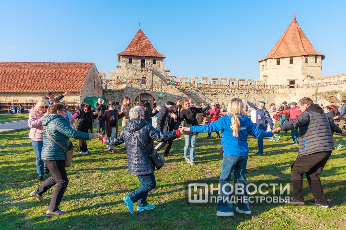 Евреи Приднестровья отметили Суккот в Бендерской крепости