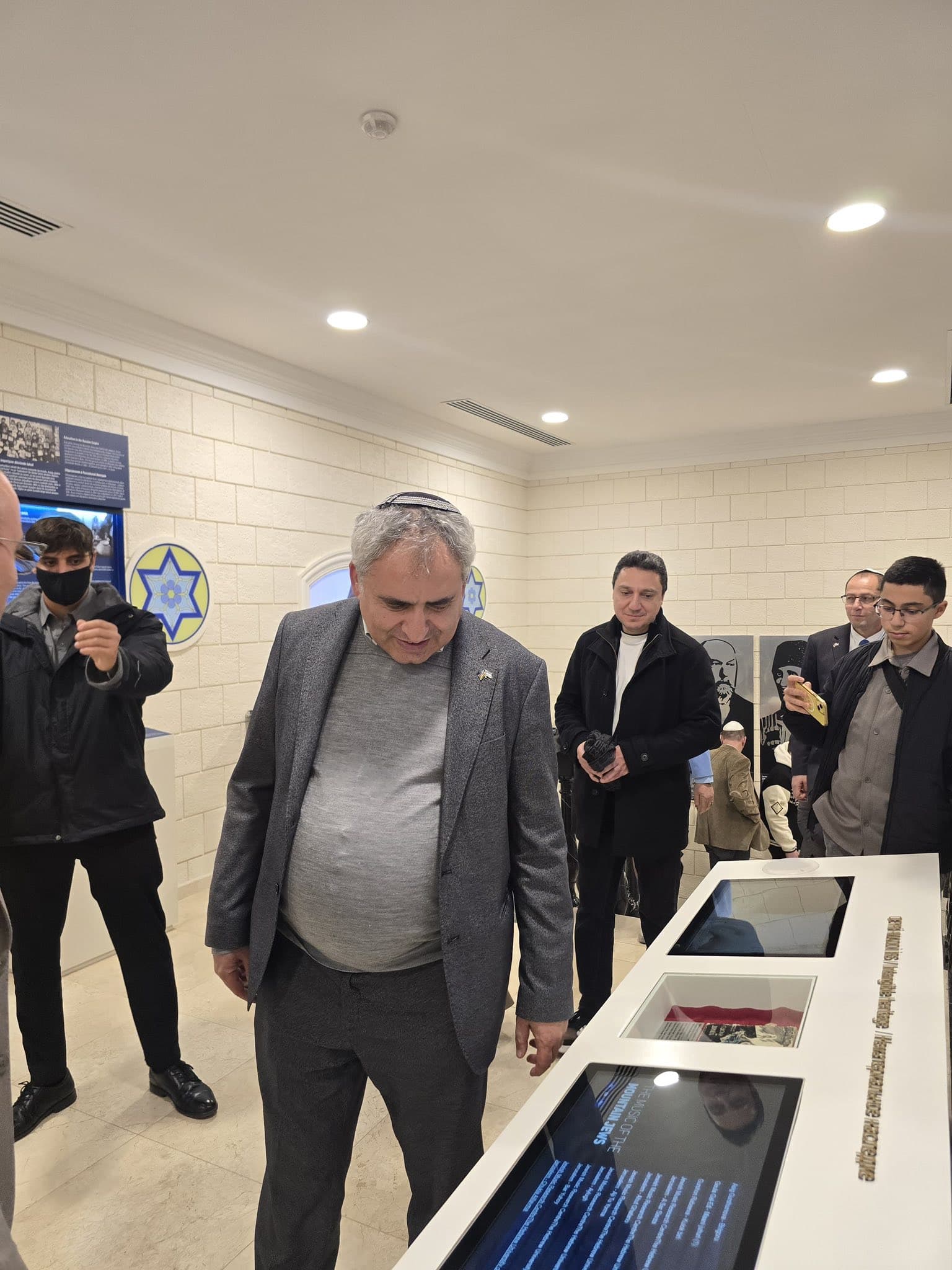Израильский министр Зеэв Элькин посетил Музей горских евреев в Красной Слободе