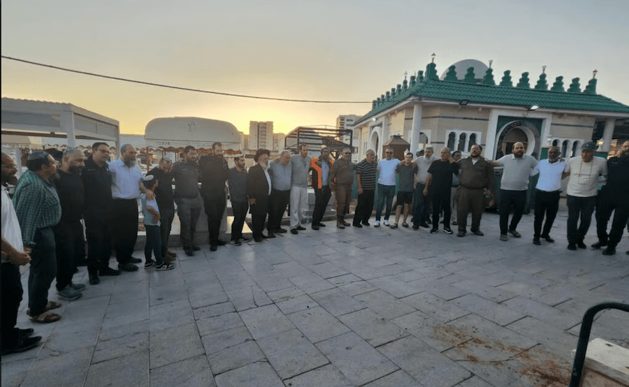 Полиция Сдерота захоронила свиток Торы, сожженный 7 октября в бою за полицейский участок