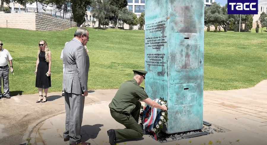В Иерусалиме возложили венки к монументу блокадникам Ленинграда